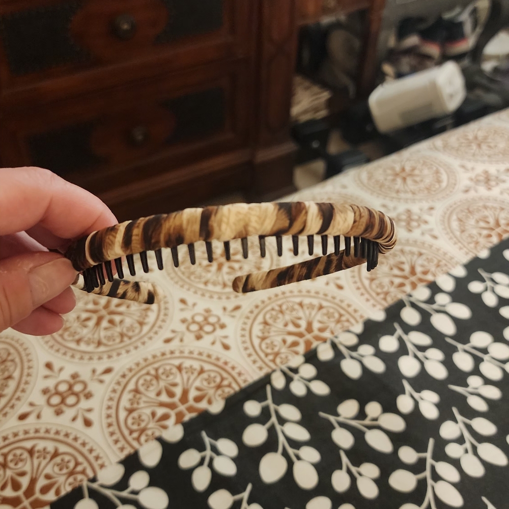 Assorted Hair Accessories Set - Picture 2 of 12